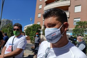 Uno de los manifestantes portaba una mascarilla reivindicativa