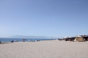 Cinco km de la playa de las Salinas-la Fabriquilla.