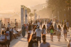 El Paseo Marítimo de la capital, en la noche de San Juan de 2021.