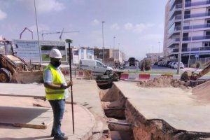 Obras de colocación de las tuberías necesarias para conectar los depósitos