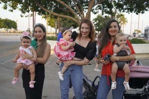 Carmen Mari, Rocío y Carmen Mari aprovecharon el último día de feria con sus hijos: Mía, Martina y Marco