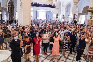 Numerosas personas acuden a la misa mayor en honor al Cristo de la Luz.