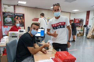 Luis Villegas entrenando los abonos a Juan Torres, de Preferencia.