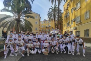 La primera cuadrilla de costaleros de Almería desde el inicio de la pandemia.