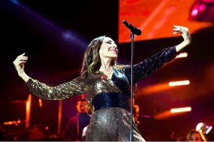 Sergi Regal diseña el vestuario de una de las giras de la cantante Mónica Naranjo.