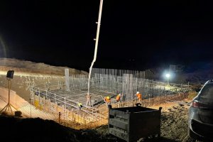 Obras por la noche en el Viaducto La Pez del tramo Los Arejos-Níjar.