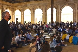 Gómez Cantero, en la recepción de la Cruz de la JMJ en el Claustro de la Catedral.