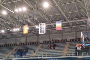 Las banderas de España y Rumanía ya lucen en el Palacio.