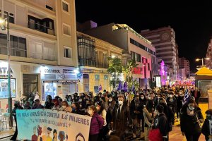 Cientos de personas se han reunido con motivo del 25N.