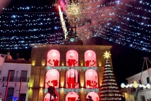 Parte de la iluminación navideña en el Ayuntamiento de Laujar de Andarax.