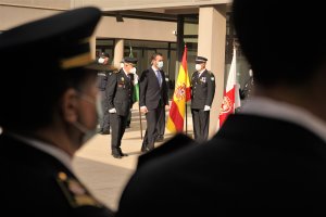 El alcalde pasa revista a los agentes