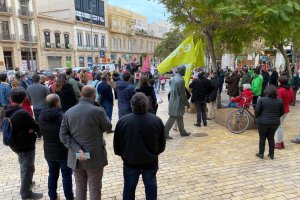 Concentración por la paz en Ucrania en la Puerta de Purchena.