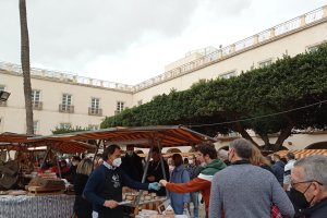 Los almerienses disfrutando de los mejores quesos.