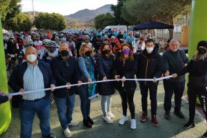 Corte de cinta en la salida.