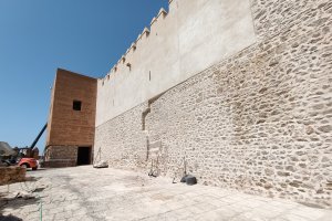 Vista general del Muro de la Vela desde el primer recinto