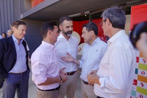 Juanma Moreno con Rafael Hernando, Javier García, Ramón Fernández-Pacheco y Manuel Cortés.