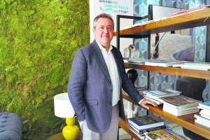 Juan Espadas en el Avenida Hotel de Almería.