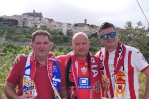 José Antonio Pérez, Juan Francisco Cano y Antonio Cuevas con Serón al fondo.