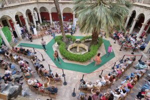 El desfile se realizó en la Escuela de Arte de Almería.