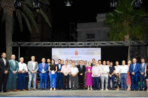 Foto de familia tras los premios Almanzora 2022.