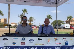 Fran García y Gabriel Amat, alcalde de Roquetas.