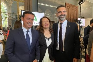 Javier A. García con Carmen Crespo y Ramón Fernández-Pacheco.