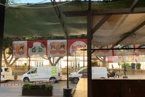 Interior de un ambigú del Paseo de Almería.