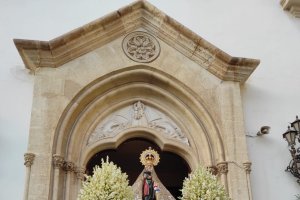 La patrona de Almería, saliendo de su Santuario.