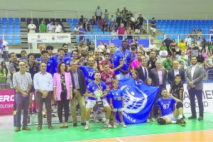 el campeón melilla posó al final de la final de la Supercopa.