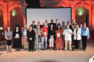 Foto de familia de los premiados.