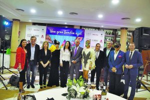 La concejala Lorena Nieto; Ángel Escobar, vicepresidente de Diputación; la concejala  Paola Laynez, Eva María Pérez de ALTEA, Rosario Soto, presidenta de la Autoridad Portuaria;  Diego Vargas, gerente del SAS;  Mari Carmen Almagro de ALTEA, Juan