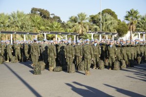 Legionarios durante el acto de despedida.