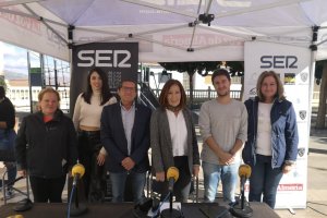 El equipo de SER Levante vive una jornada de radio única desde Serón.
