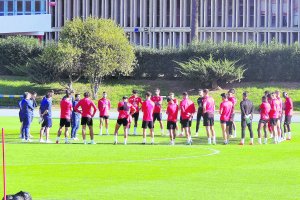 Charla de Rubi para dar comienzo al entrenamiento de este jueves.