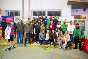 Los vencedores de una gran jornada de deporte.