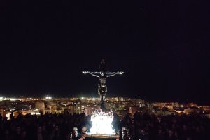 El Cristo de la Escucha, desde el Cerro de San Cristóbal, con Almería a sus pies. Fotos de Miguel Ángel y Javier Segura Nieto.