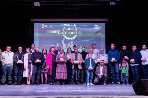 Los premiados posando para la historia.