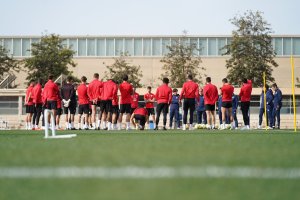 La charla de Rubi a la plantilla del Almería.