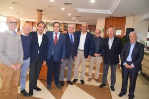 El homenajeado con compañeros y amigos.