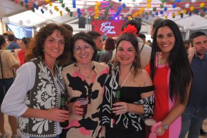 Compañeras de CEPAIM disfrutando de San Marcos 2023 en La Bodega del Jamón.