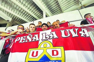 Acompañando al Almería por los campos de Primera División.