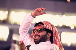 El presidente de la UD Almería nos debe una visita.