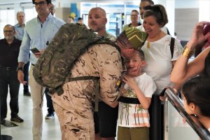 El comandante Román se reencuentra con la familia