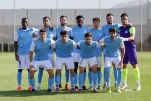 El once celeste en Granada.