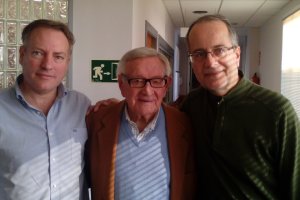 En su última visita a la redacción de LA VOZ con Manolo León y Tony Fernández.