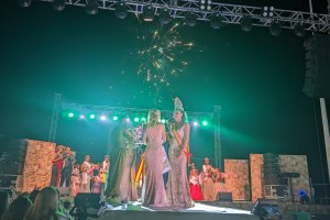 Mariam Romero Rosa ha ganado la corona de reina de las Fiestas de Garrucha 2023.
