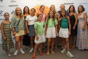 Una noche de lunes para disfrutar de la Feria en familia en caseta La Pita.