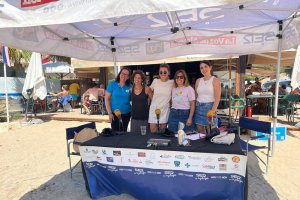 Milagros, Carretero, María Rosa Ponce, Nerea Gallardo y Celia Rodríguez junto a Marina Ginés.