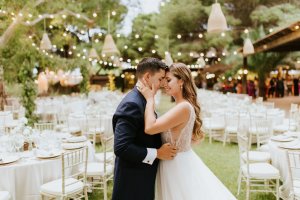 Gonzalo Velasco y Nerea Camacho tras contraer matrimonio. Foto: Miguel Frías.