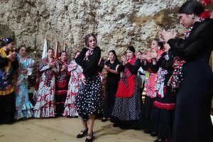 Joven alumna de Inés de Inés al baile.